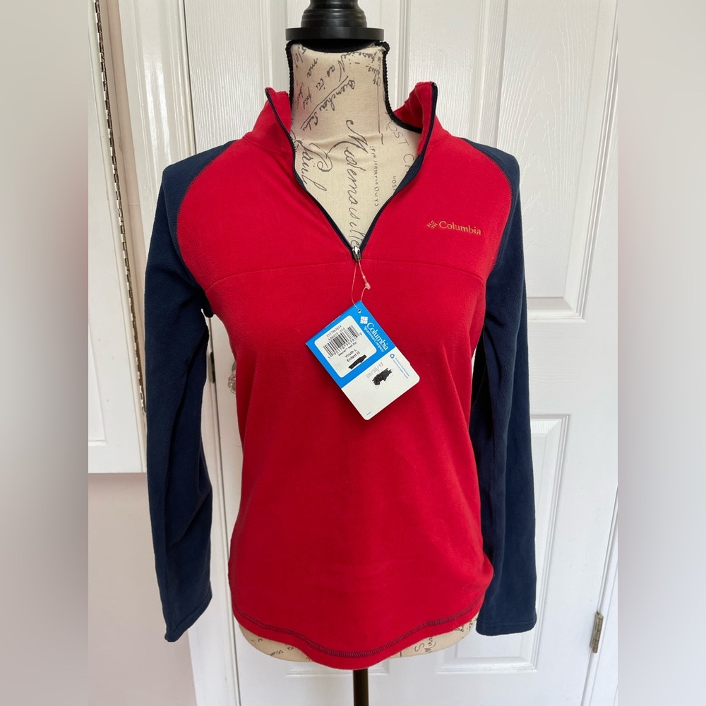 NWT Size Large Kids Pullover